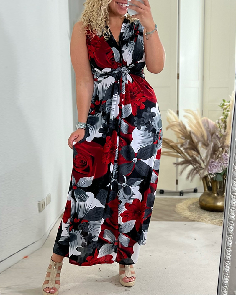 Sacha™ - Elegant sleeveless dress with pleated floral print